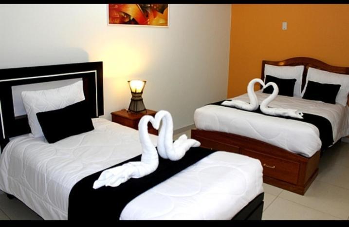 Hostal Universal Huaraz Buitenkant foto